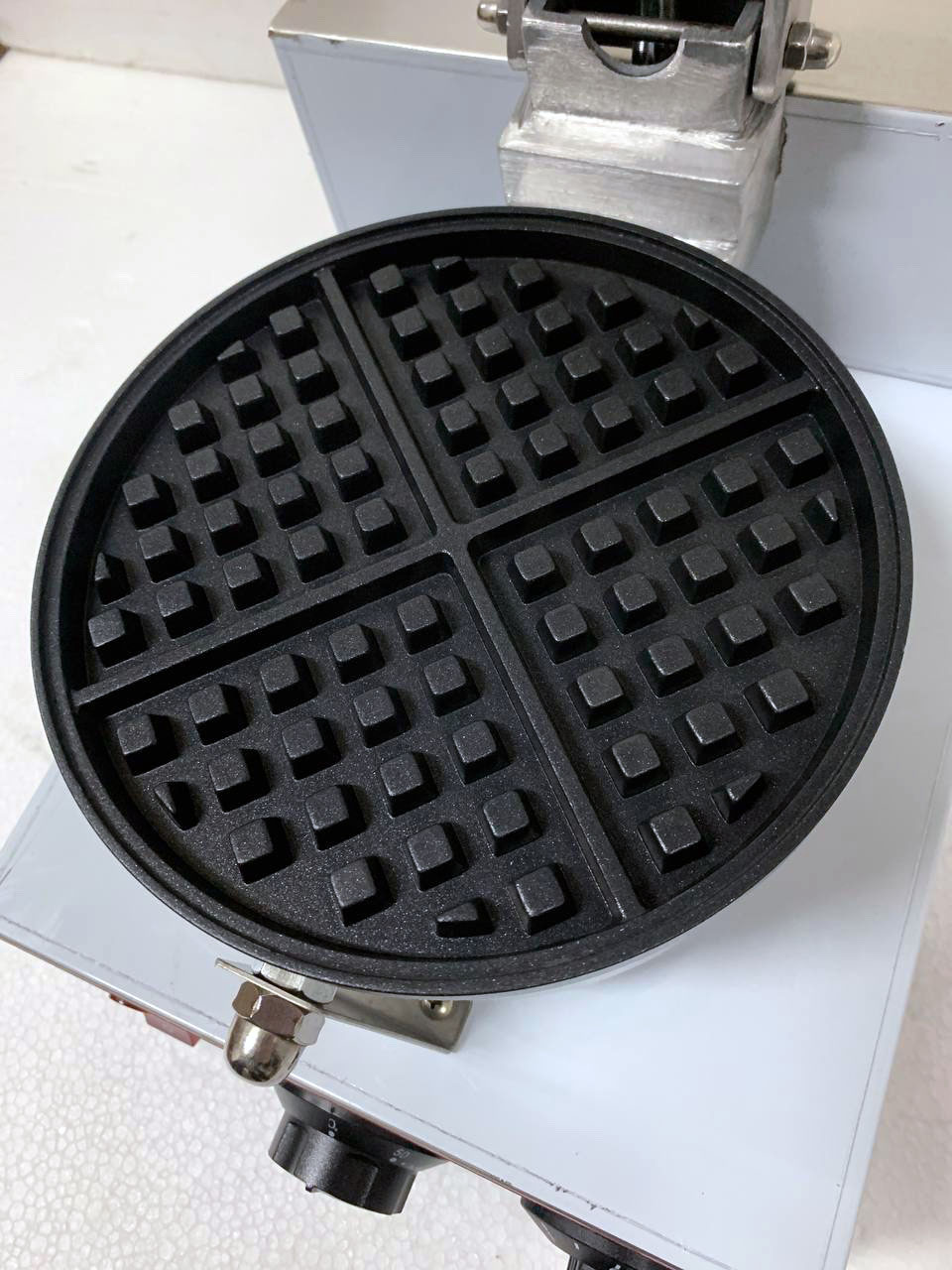 Вафельница для бельгийских вафель AIRHOT WE-1