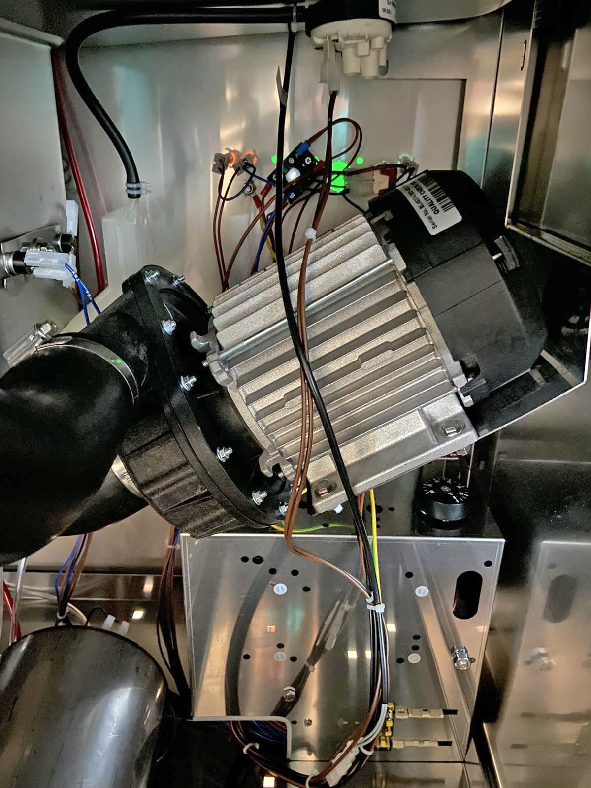 Машина посудомоечная SILANOS NE1300 PD/PB